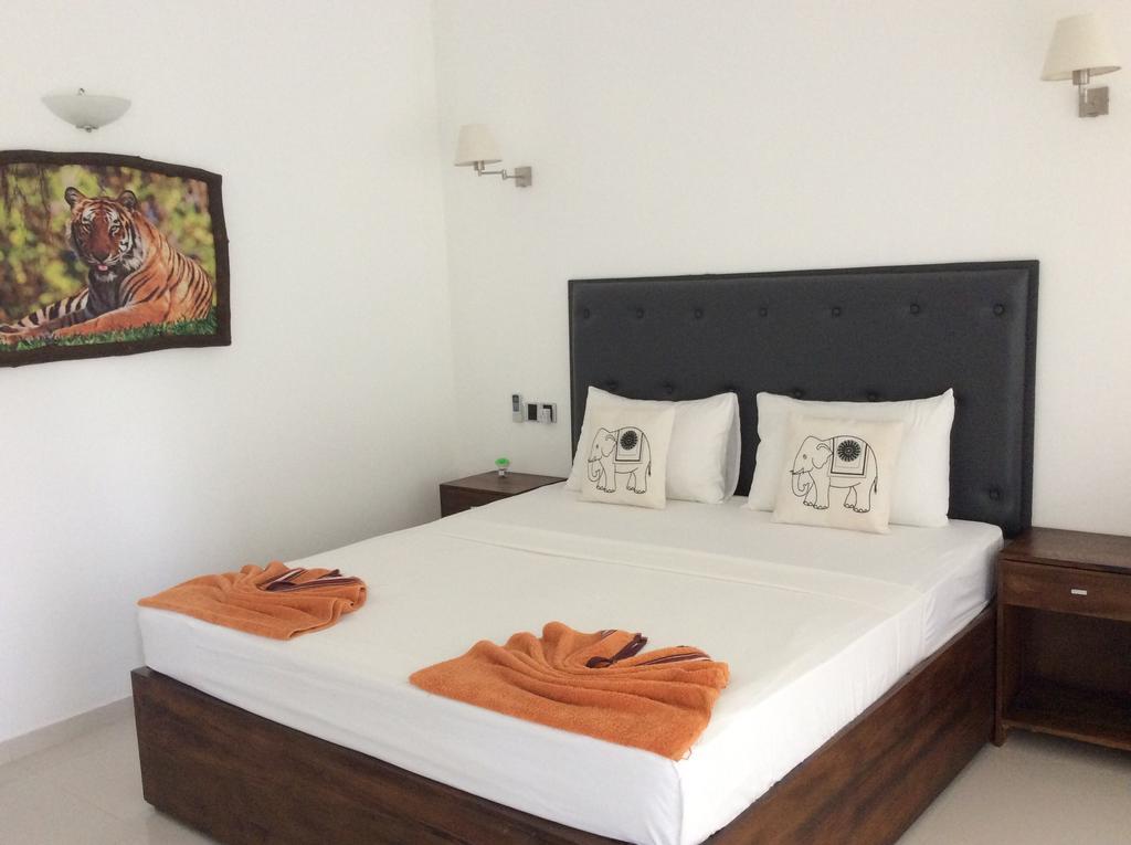Lemazone Inn Mirissa Quarto foto